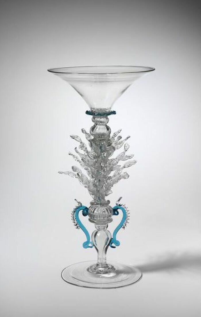 28. Бокал для вина из Венеции. Возможно, изготовлен фирмой Salviati & C., 1895 год