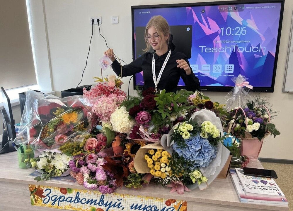 Молодую учительницу, задержанную по подозрению в совращении учеников, могли оклеветать