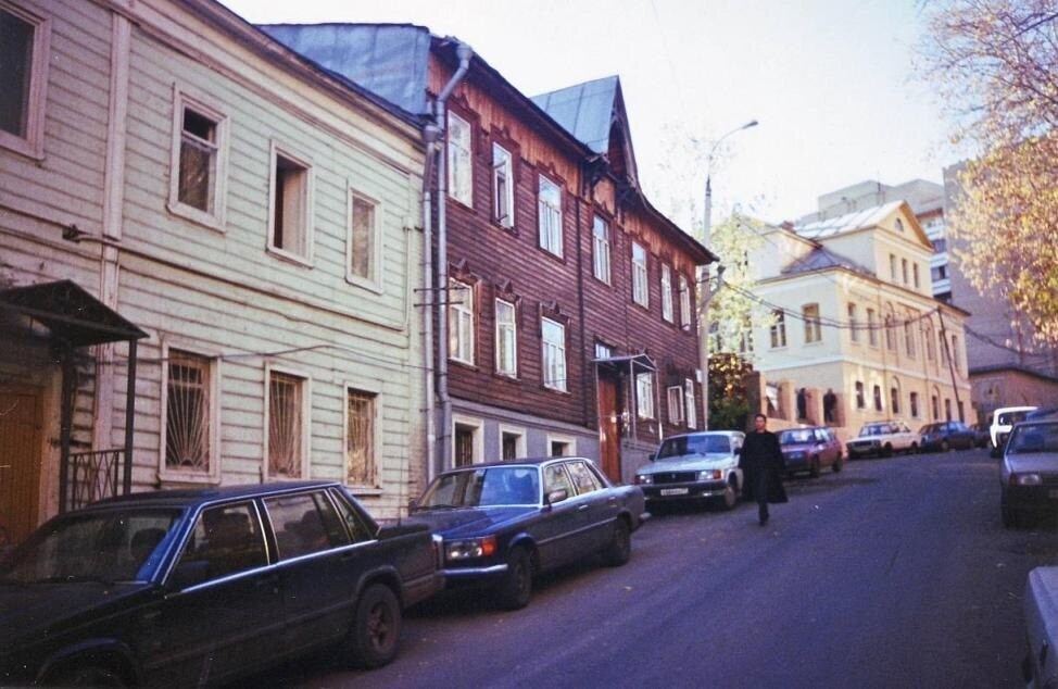 Москва деревянная. Дома на 2-м Волконском переулке. Сейчас их, само собой, уже нет.