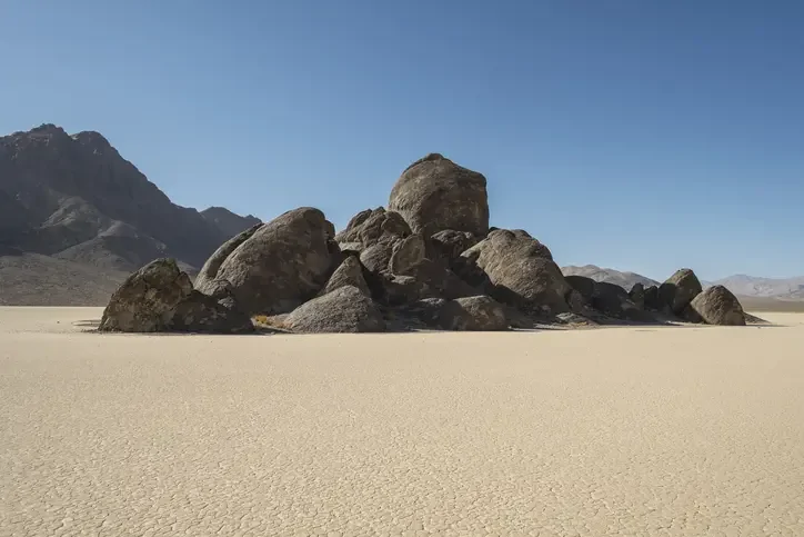 Ползущие камни Долины Смерти