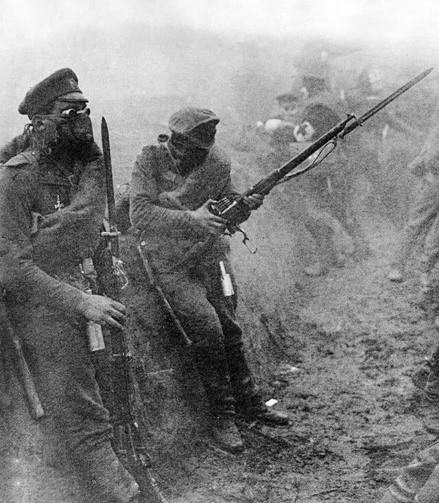 10. Солдаты Российской императорской армии, вооружённые винтовками Winchester 1895, Первая мировая война, 1915 год