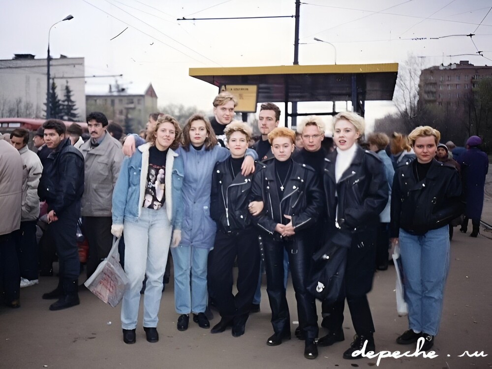 Фанаты группы «Depeche Mode» в Москве, 1993 год.