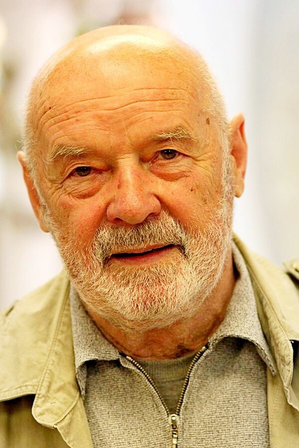 Он был един в шести лицах