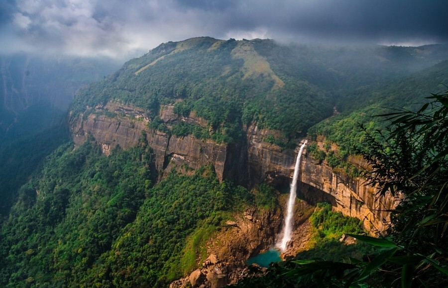 Водопад Нохкаликай (Nohkalikai). Карнав Дей