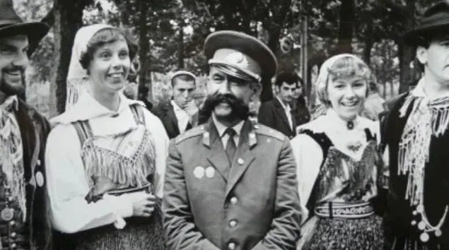 Мулло Нуров