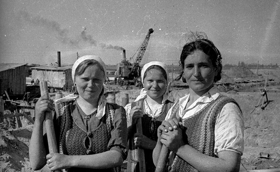 Строительство Днепровско-Бугского канала.   Евгений Халдей