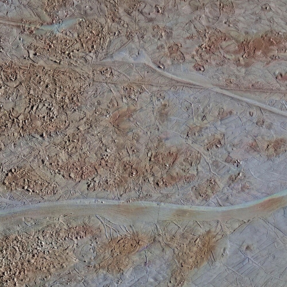 Полюбуйтесь на восстановленные снимки юпитерианской Европы из архива NASA