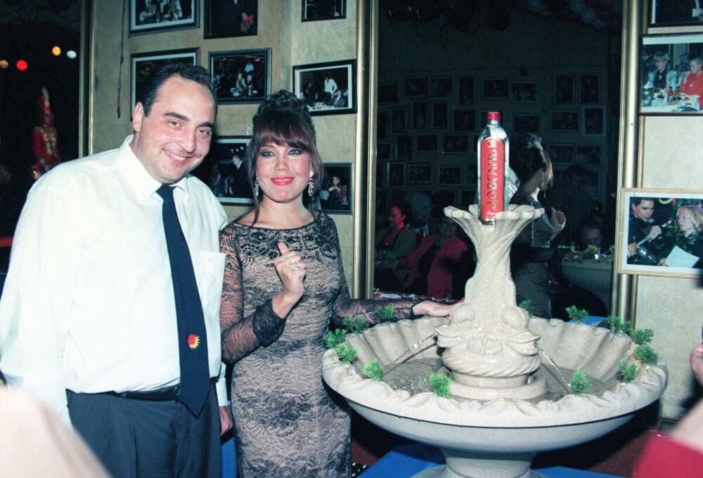 Владимир Довгань и певица Азиза, 1998 год.