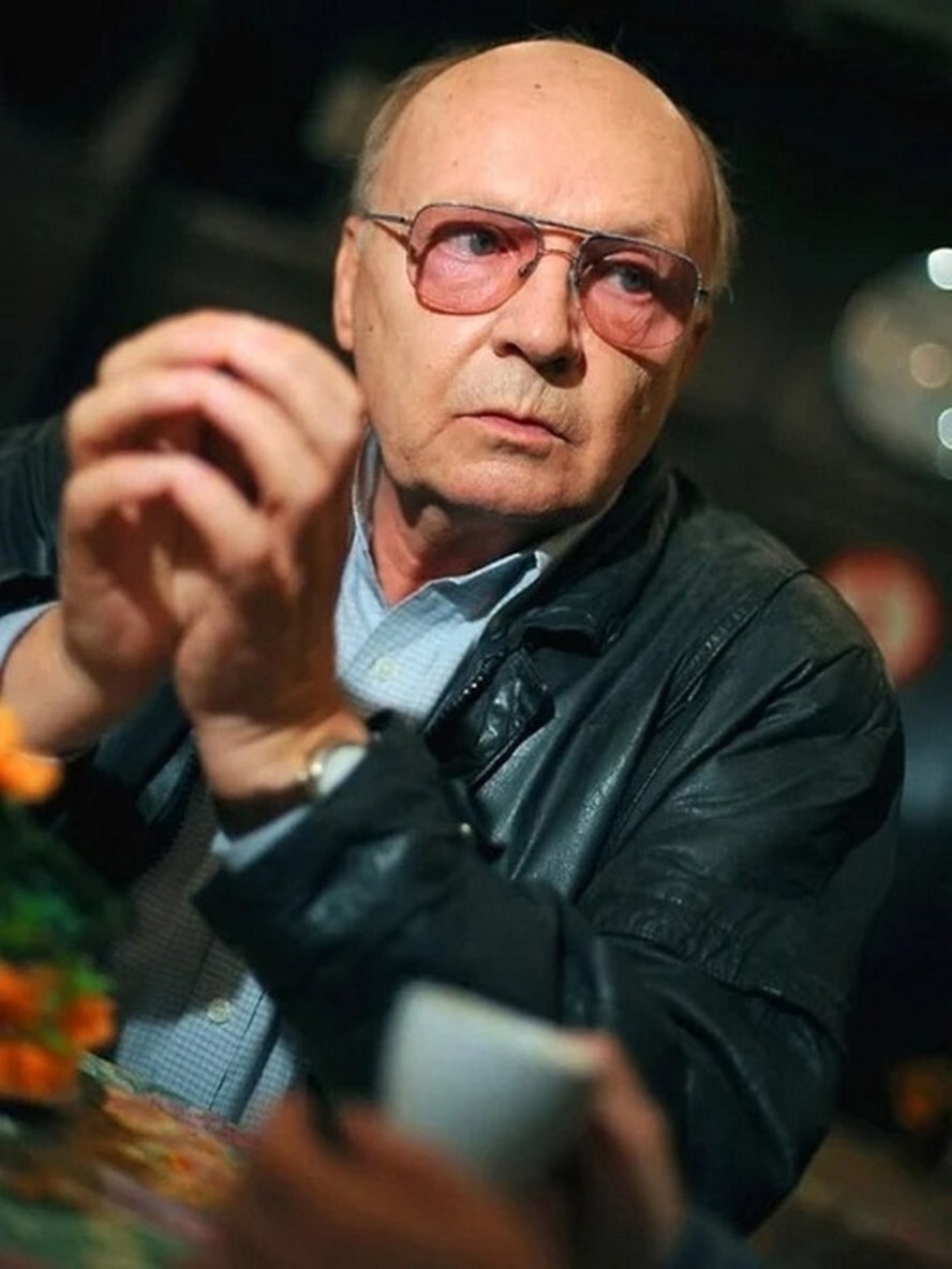 Андрей Мягков. 