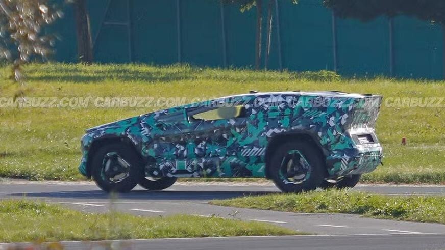 Прототип электромобиля из Саудовской Аравии попал на фото