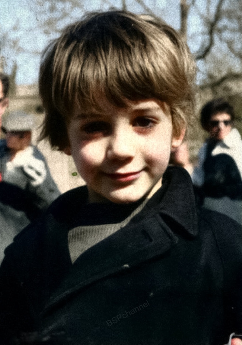 Интересная фотоподборка известных личностей СССР и мира в детстве и юности