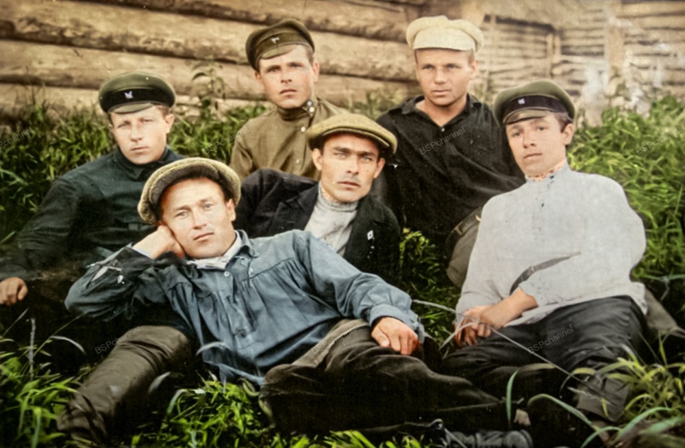 Интересная фотоподборка известных личностей СССР и мира в детстве и юности