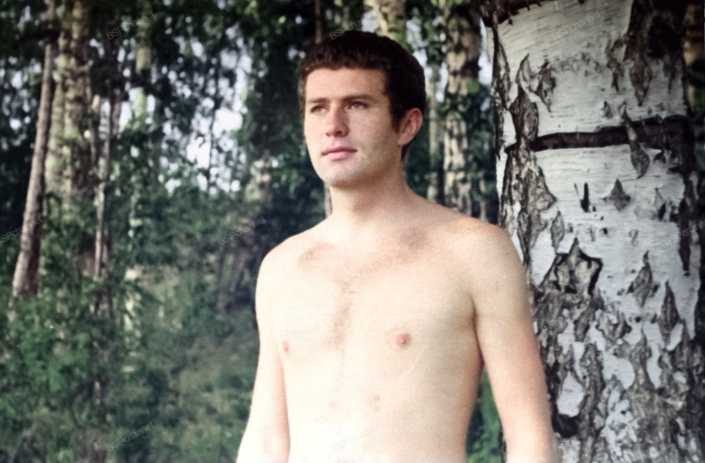 Интересная фотоподборка известных личностей СССР и мира в детстве и юности