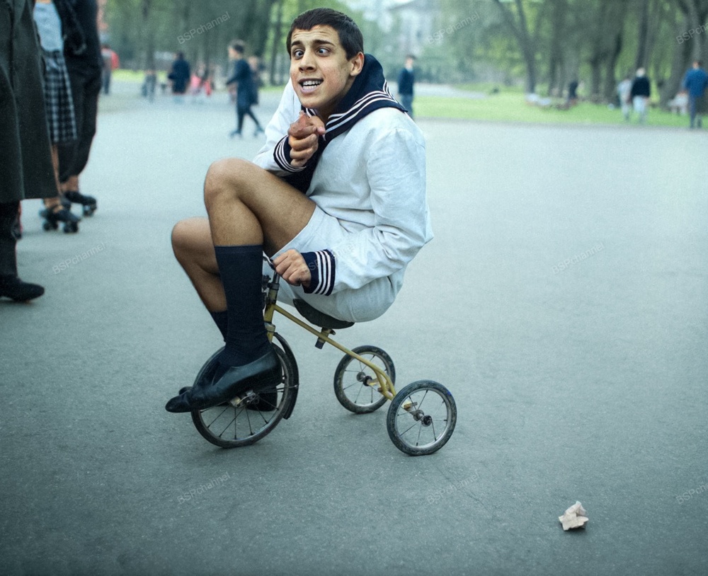 Интересная фотоподборка известных личностей СССР и мира в детстве и юности