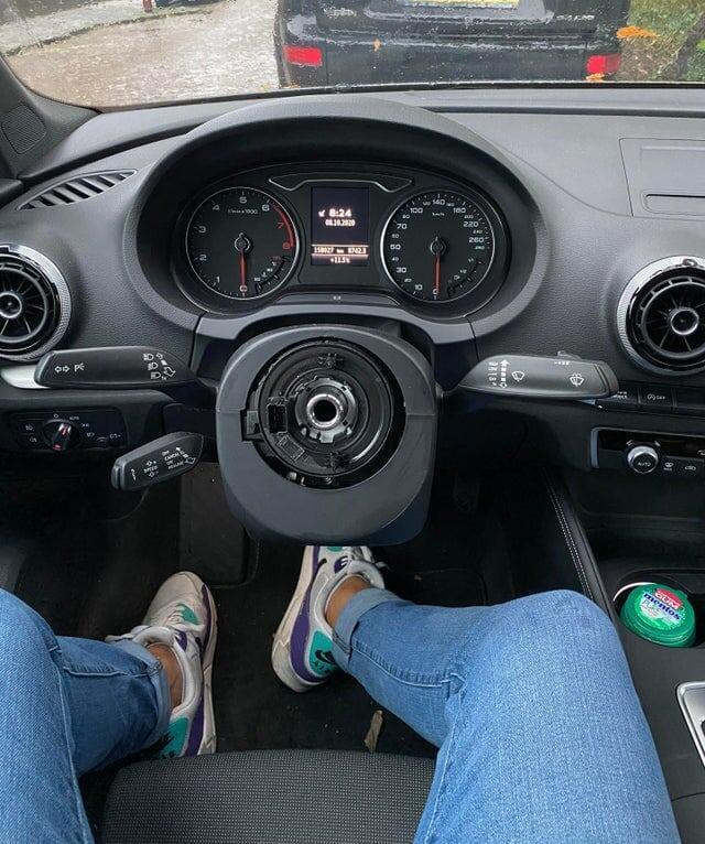 5. Воры украли мой руль, и теперь я могу ехать только вперёд