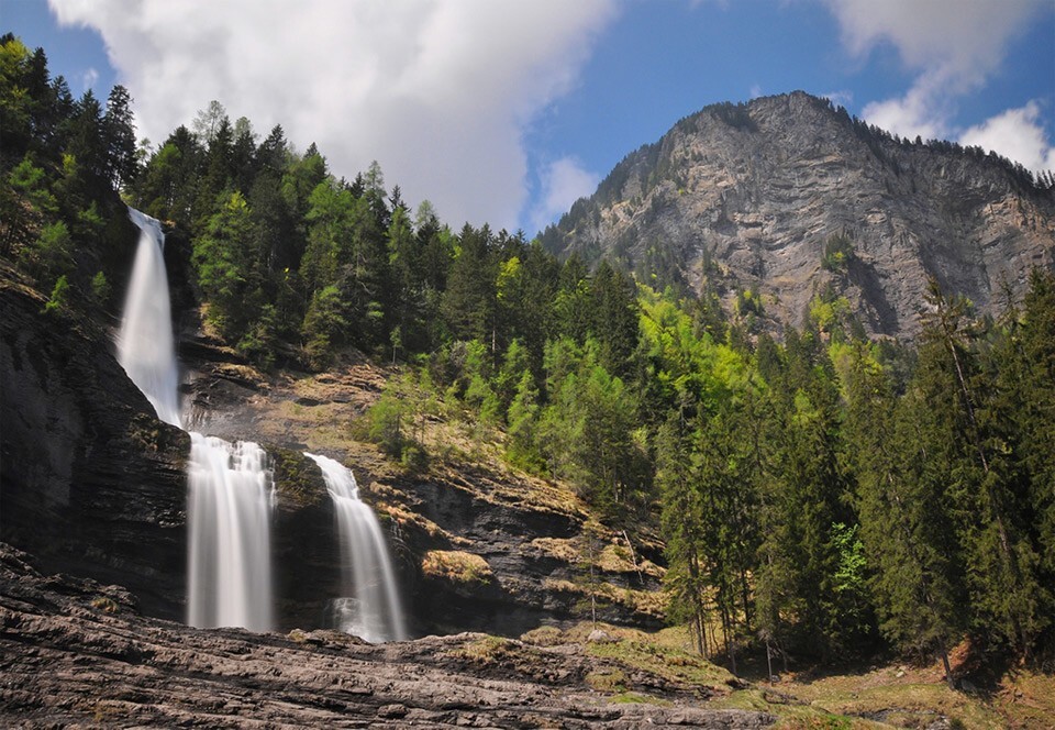 Каскад-дю-Руже, Франция. Фото-Mila waterfall
