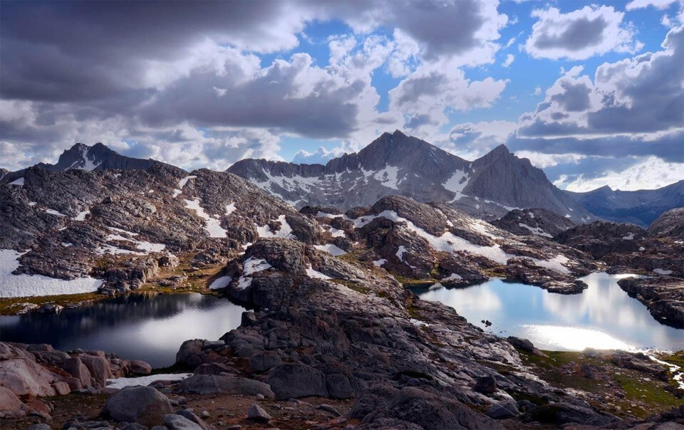 Медвежьи Озера, расположенные по маршруту гор Высокая Сьерра (High Sierra), Национальный парк Секвойя (Sequoia National Forest), Калифорния. Фото-Rachid Dahnoun