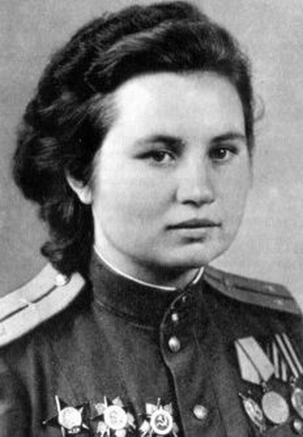 Люди из стали. Алексадндра Акимова