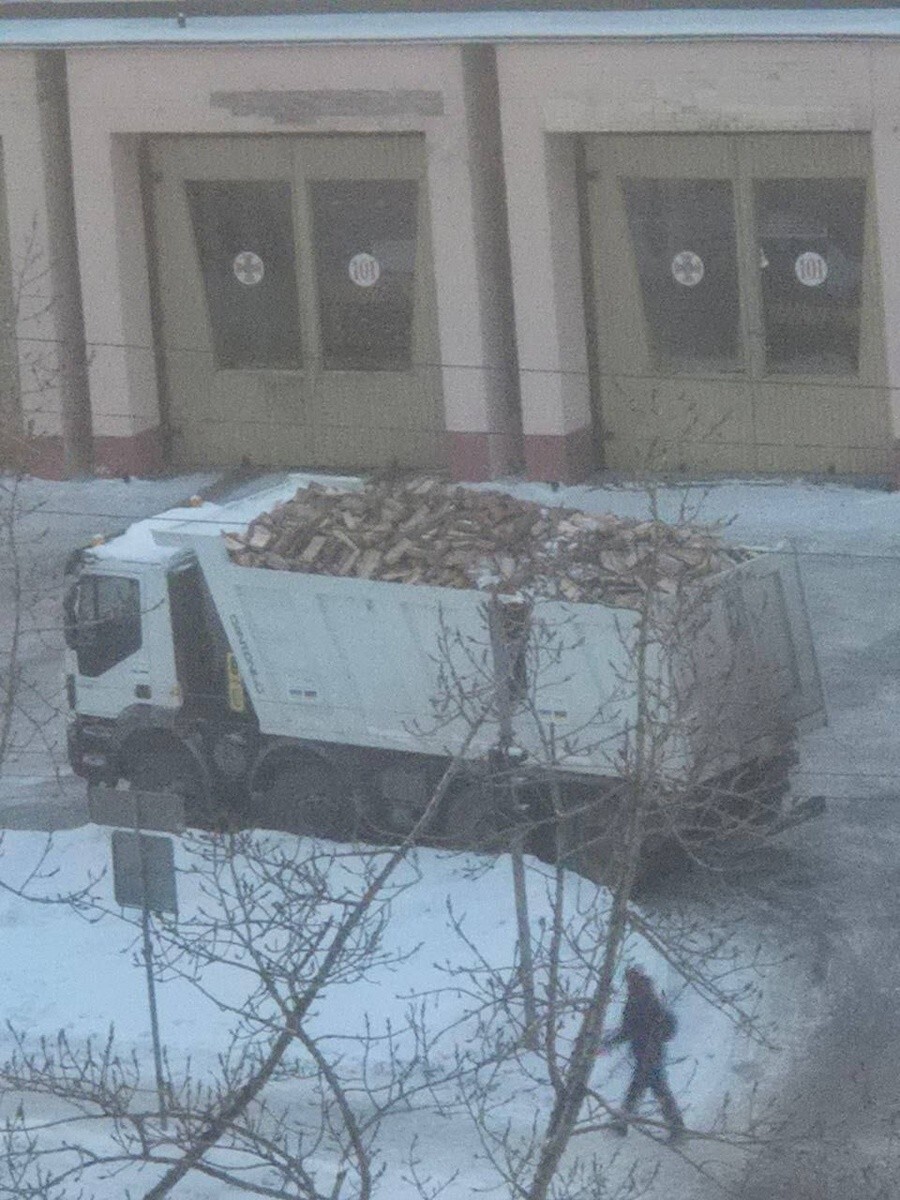 Света больше нет, Киев переходит на дрова: удары по Украине 17 января