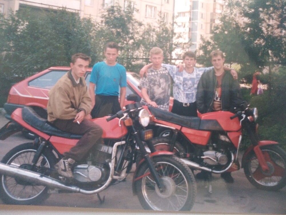 Дворовые мотоциклисты