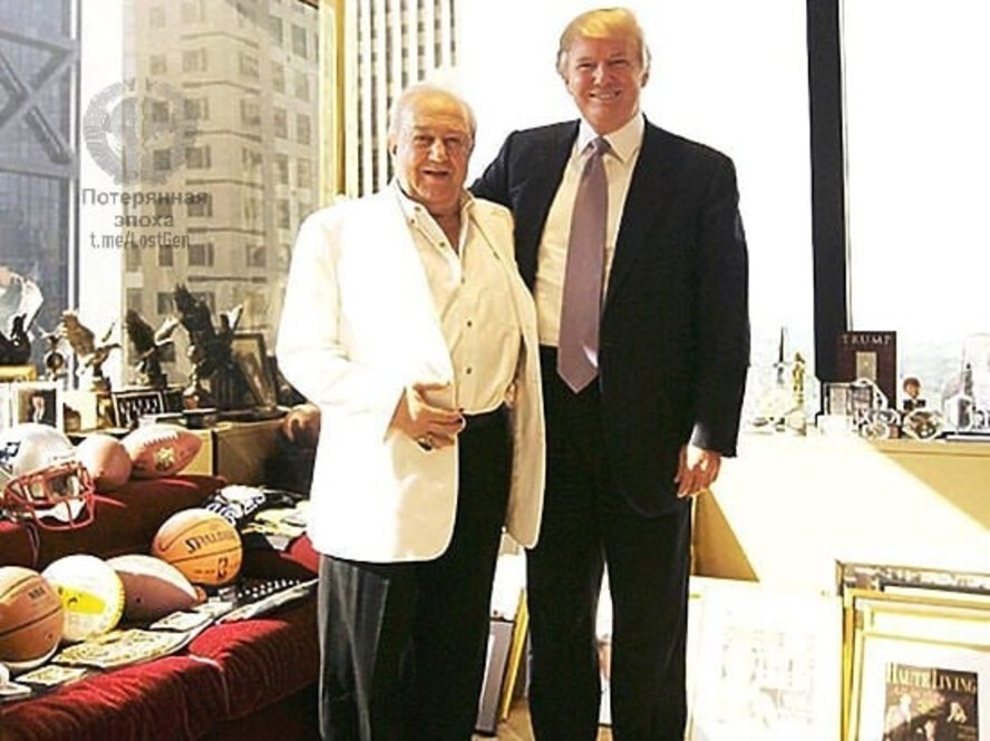 Дональд Трамп и Зураб Церетели во время обсуждения строительства памятника Христофору Колумбу. 