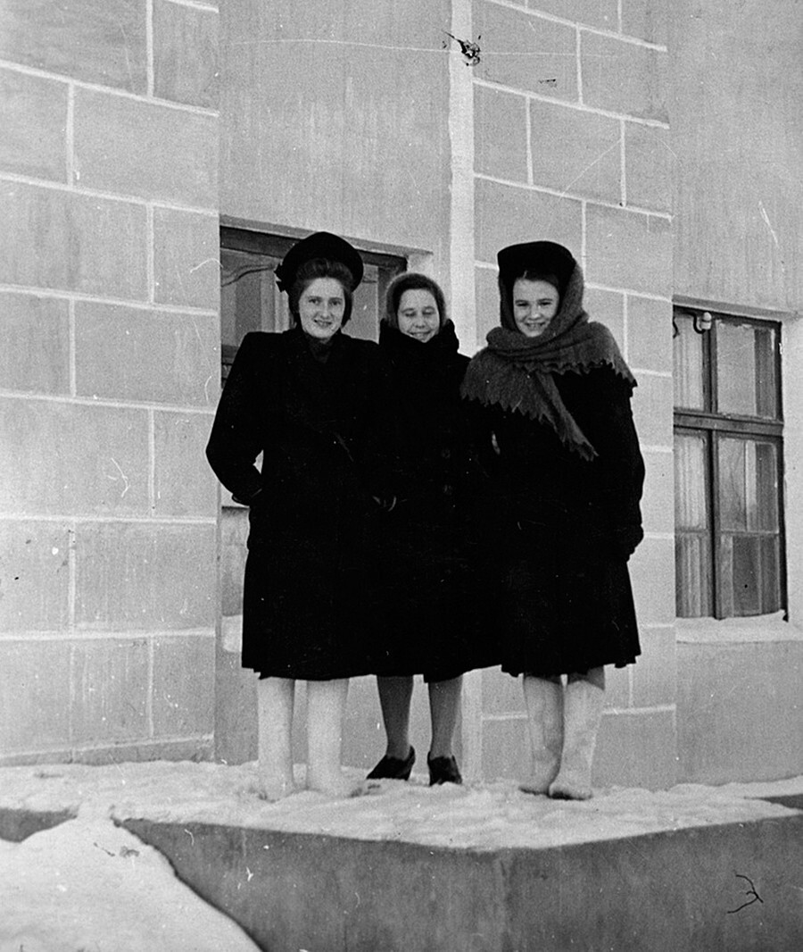 «Зимняя мода 50-х».  Архив Алины Башмаковой