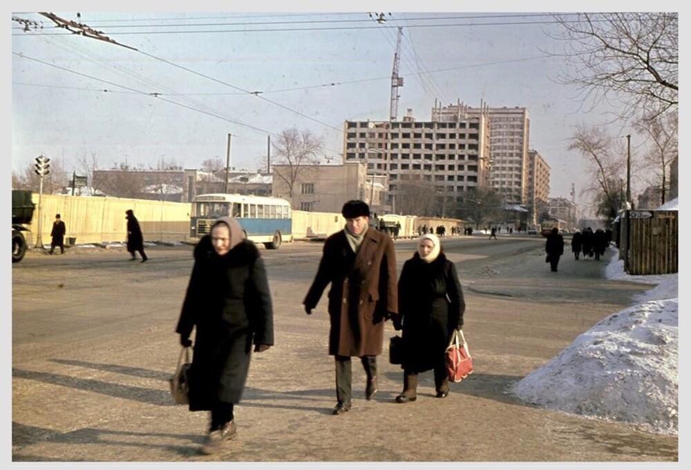 Перенесёмся в другой район года. Это Щербаковская улица, что недалеко от станции метро "Семёновская". 