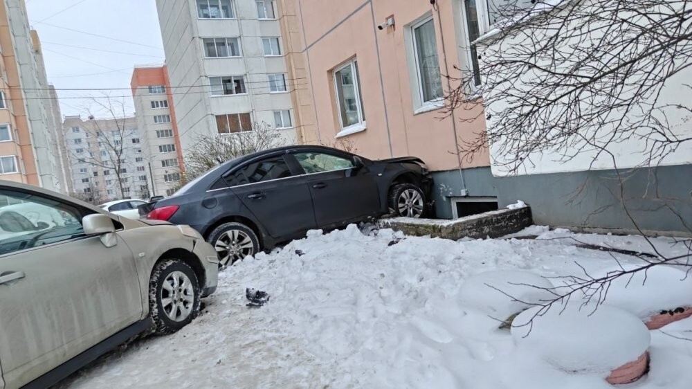 "Потерял сознание за рулем"