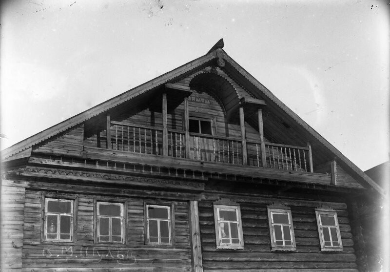 Фасад крестьянской избы. Олонецкая губерния