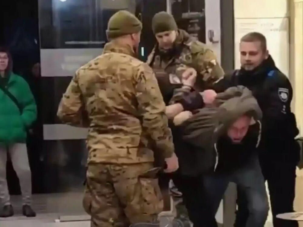 А есть ли у Россиян жалость к фашистам? По всей стране восстания: украинских митингующих везут в ТЦК и забирают на фронт