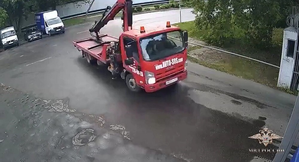 В Москве водитель эвакуатора украл 26 машин на 64 млн рублей