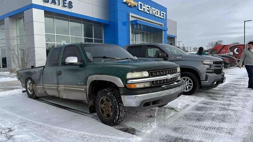 Этому Silverado место на свалке, а он до сих пор ездит по дорогам