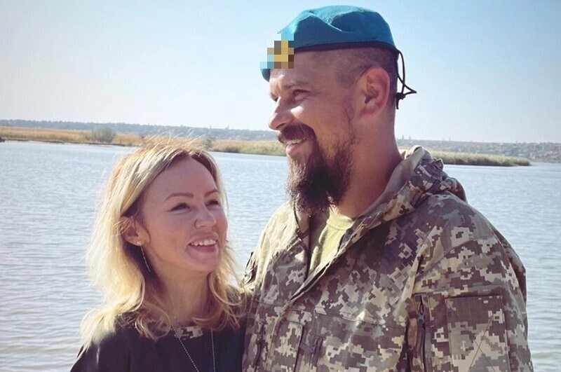 Боевики ВСУ жестоко надругались над «валькирией Зеленского». Норвежку-наемницу после пикантных фото лишили возможности передвигаться