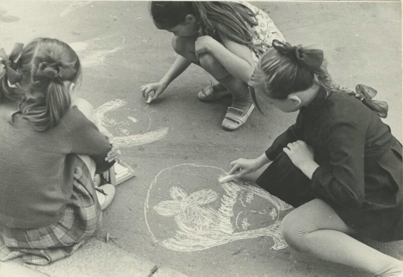 Юные художники. Автор: Сергей Васин.