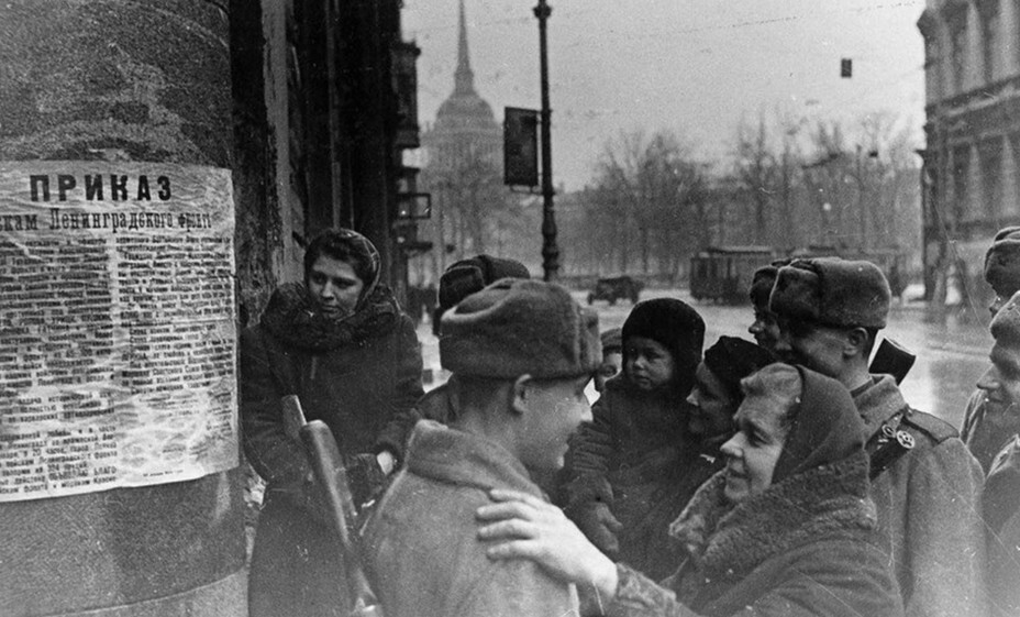 «Они шли через Неву, как на расстрел…»