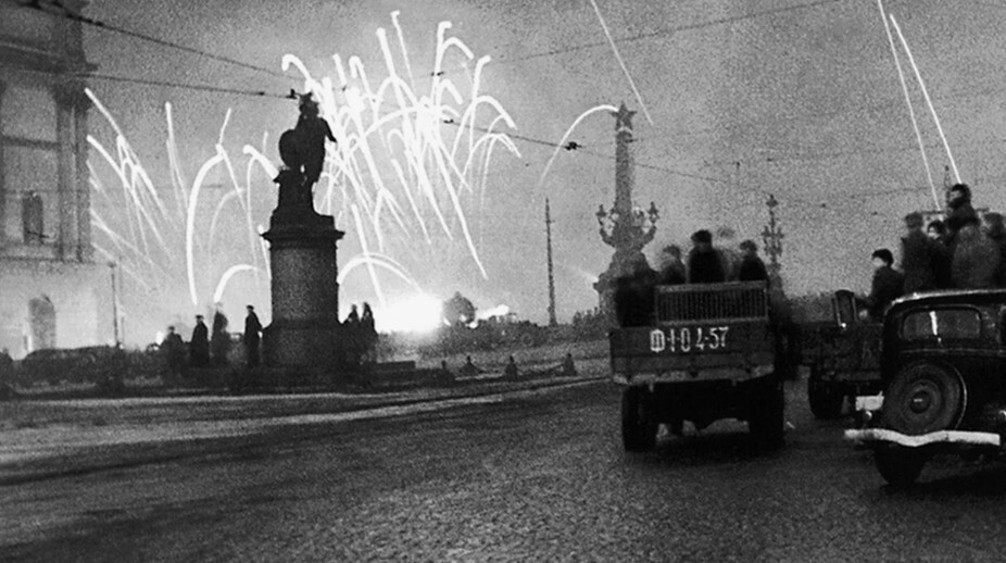 «Они шли через Неву, как на расстрел…»