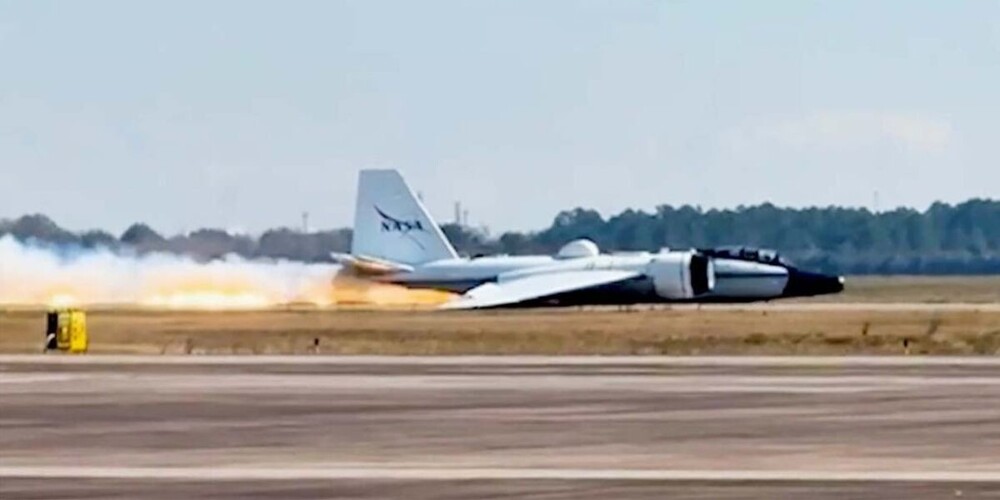 Аварийная посадка научного самолета в Техасе