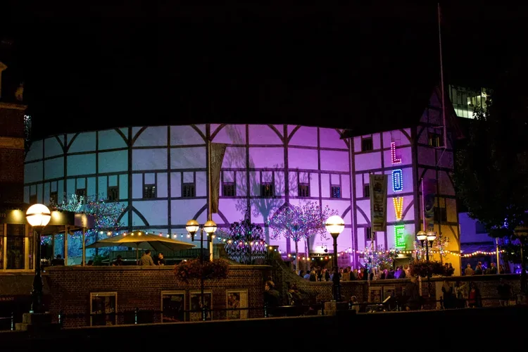 Театр, который увёл и прославил Шекспир