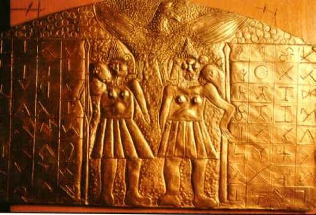 Тайна Януша Морица: Где спрятана металлическая библиотека богов?