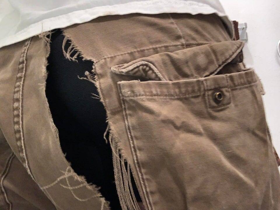 11. «Я наклонился, и карантин сказал, что моя задница слишком растолстела»