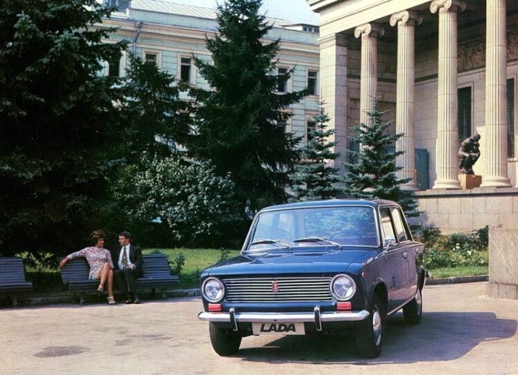 Ушедшая эпоха в рекламе автомобилей