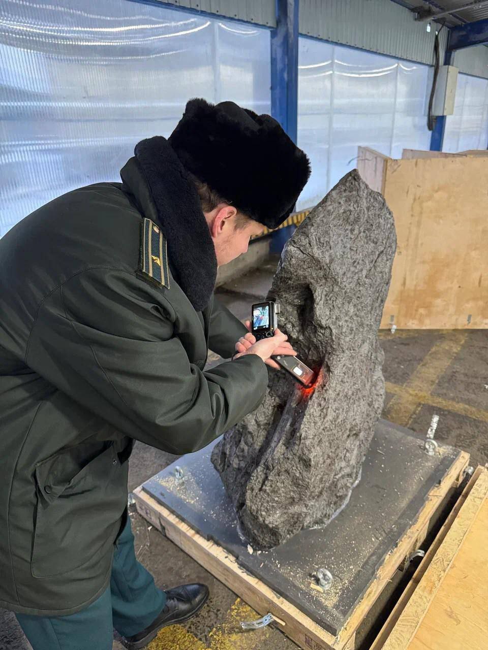 Таможенники пресекли вывоз в Британию фрагмента метеорита весом более 2,5 тонн