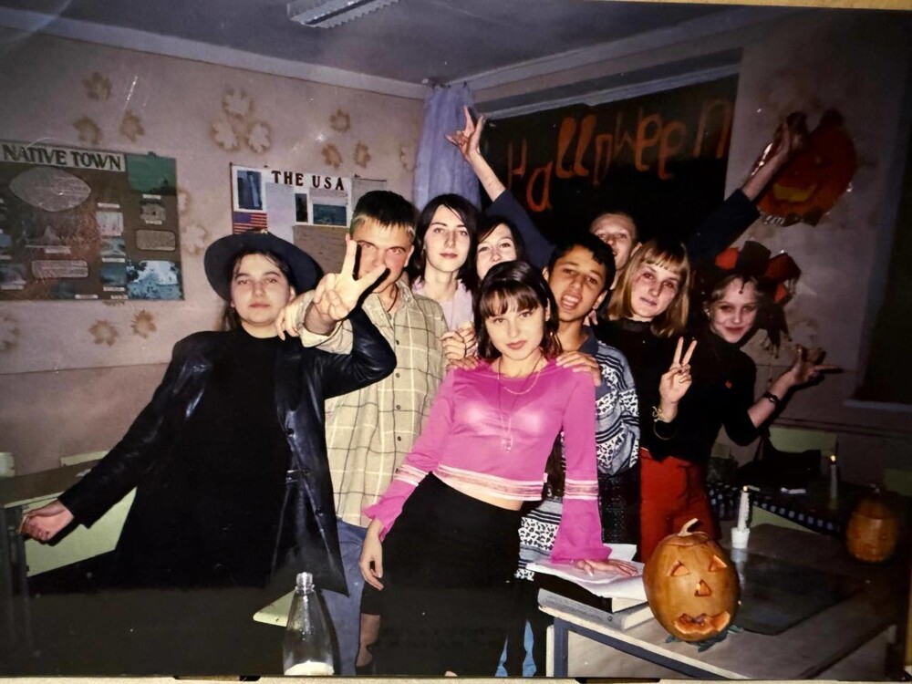 «Halloween» в школе с углубленным изучением английского языка №12. Пятигорск, 1999 год.