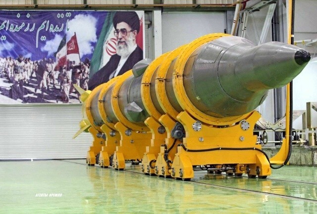 Иранские СМИ сообщают о первом успешном испытании межконтинентальной баллистической ракеты собственного производства, которая поразила цель за пределами страны