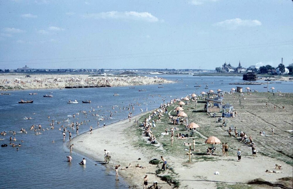 Пляжи Ярославля летом 1959 года. На Волге - шикарно!