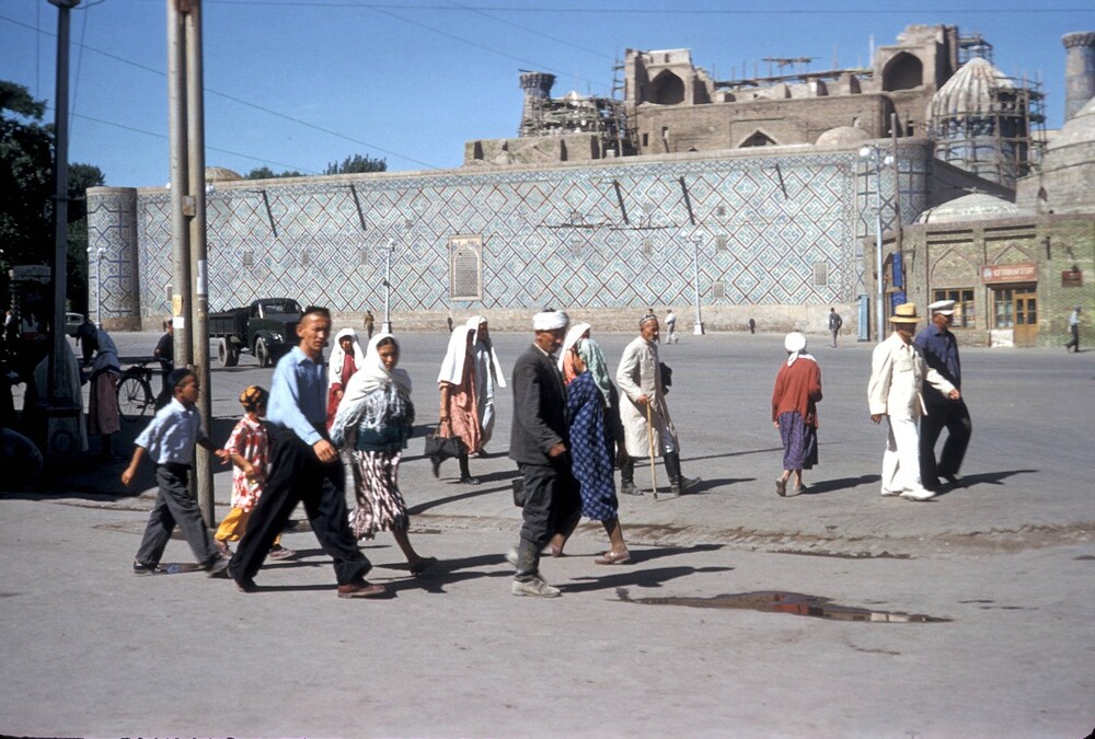 На улицах многовекового Самарканда в Узбекистане.