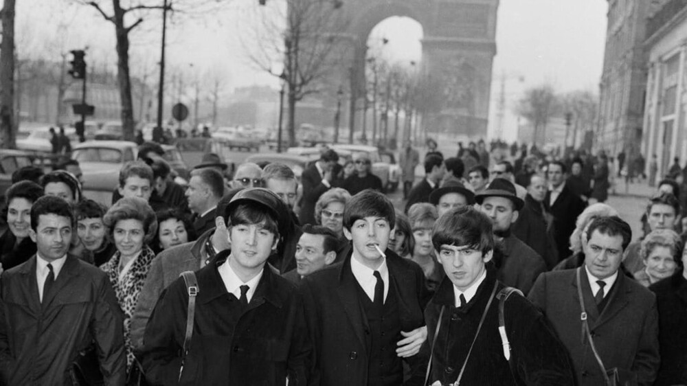 7. The Beatles на Елисейских Полях, Париж, 1964 год