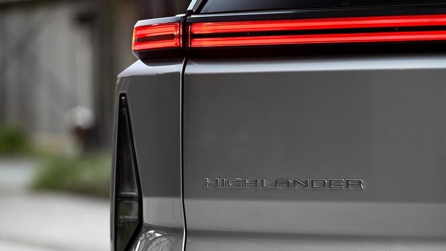 Toyota показала новый Highlander - теперь это электромобиль