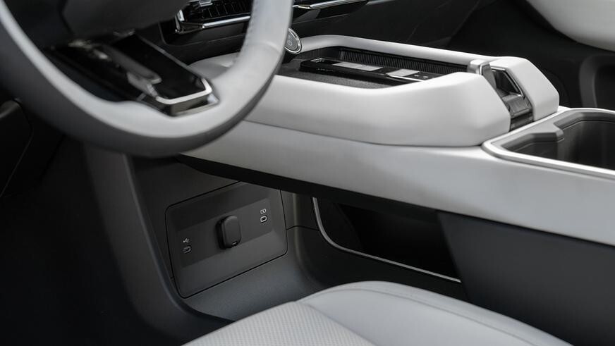 Toyota показала новый Highlander - теперь это электромобиль