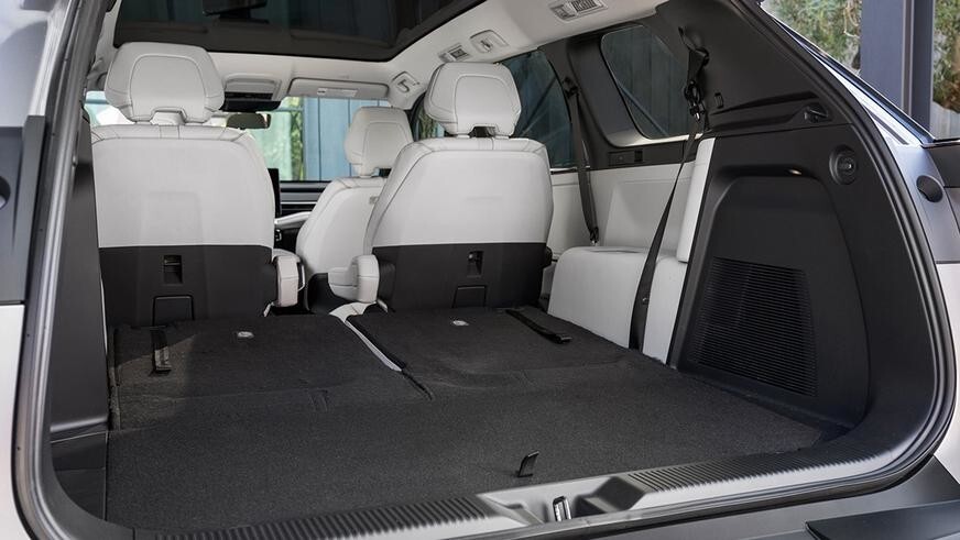 Toyota показала новый Highlander - теперь это электромобиль